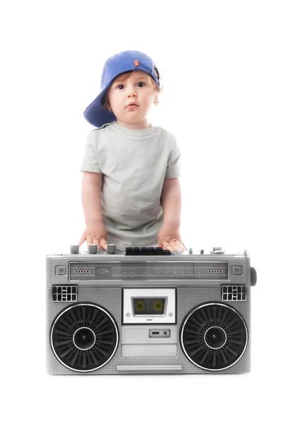 Menino Desfrutando Rádio Retro Boombox Estilo Hip Hop — Fotografia de Stock