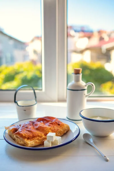 Баница Сыром Йогуртом Завтрак Традиционные Болгарские Закуски — стоковое фото