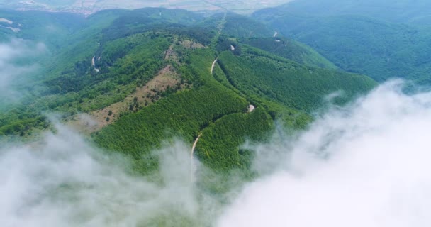 Veduta Aerea Montagne Cime Colline Campi Sentieri Paesaggio Montano Con — Video Stock