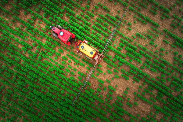 Aratura Spruzzatura Trattori Agricoli Fiel — Foto Stock