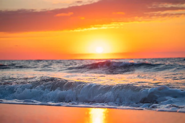 Onda Mar Perto Vista Baixo Ângulo Tiro Sol — Fotografia de Stock