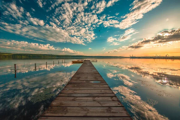 Kleines Dock Und Boot See — Stockfoto