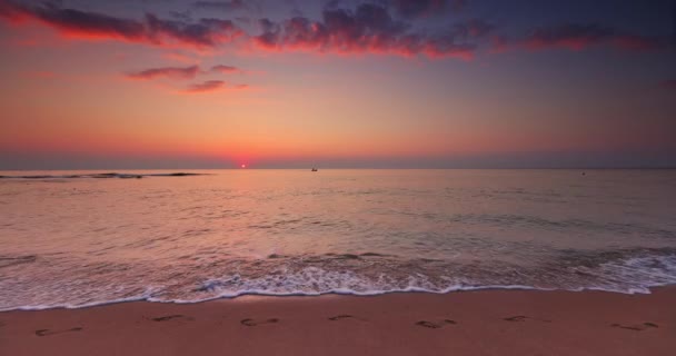 Океанський Пляж Схід Сонця Або Схід Сонця Плавні Морські Хвилі — стокове відео