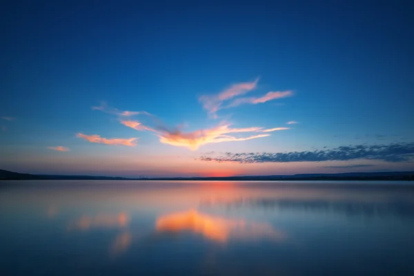 Tramonto sul lago — Foto Stock