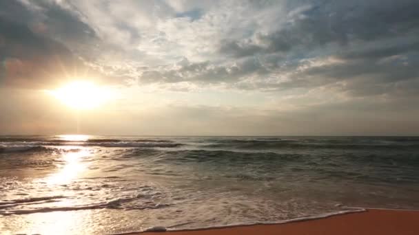 Schöne Wolkenlandschaft über dem Meer, Video — Stockvideo