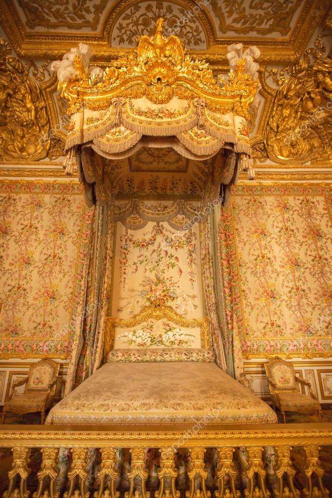Interieur van koninklijke slaapkamer in kasteel van Versailles ... Interieur van koninklijke slaapkamer in kasteel van Versailles ...