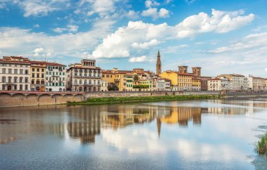 Ponte Vecchio manzaralı Arno Nehri, Floransa yansımalar,