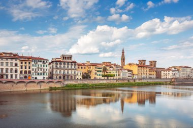 Ponte Vecchio manzaralı Arno Nehri, Floransa yansımalar, 