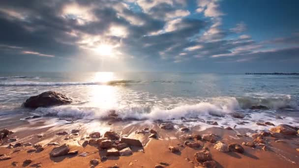 Όμορφη cloudscape πάνω από τη θάλασσα, βίντεο — Αρχείο Βίντεο