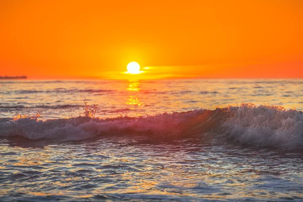 Soluppgången över havet — Stockfoto
