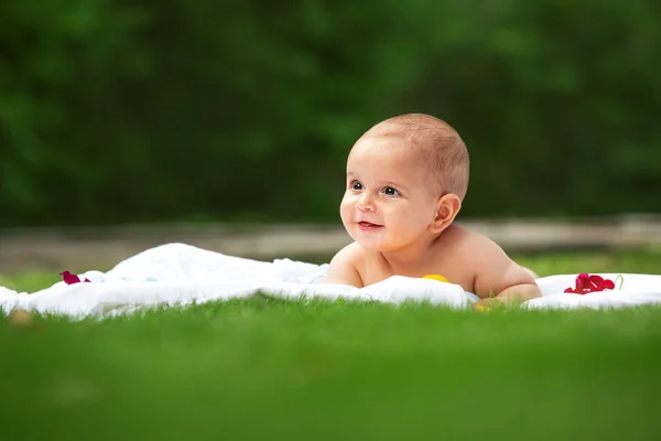 Retrato brillante del bebé adorable — Foto de Stock