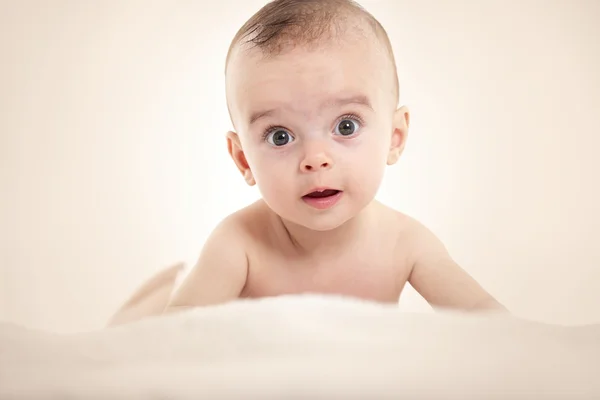 Retrato brillante del bebé adorable — Foto de Stock