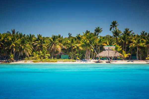 Karaiby dzikiej plaży, Punta Cana — Zdjęcie stockowe