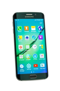 Varna, Bulgaristan - 26 Mayıs 2015: Stüdyo çekim yeşil bir Samsung 