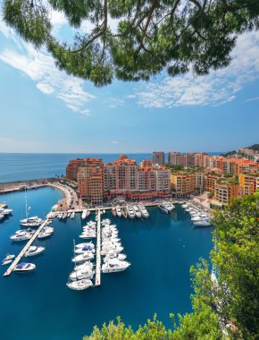Fontvieille ve Monaco liman manzaralı görünüm