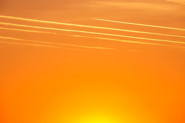 Cielo arancione all'alba — Foto Stock