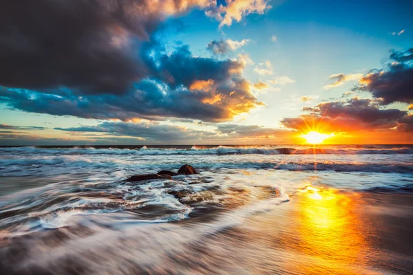 Vakkert skydekke over havet – stockfoto