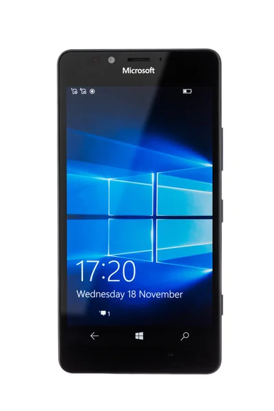 Varna, Bulgarije - 11 December 2015: mobiele telefoonmodel Microsoft — Stockfoto