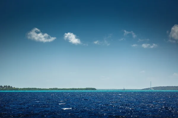 Carribean sea and beautiful tropical nature. View toward Saona i — Stock Photo, Image