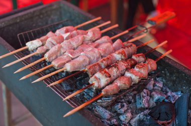 Marine edilmiş ızgara kebab 