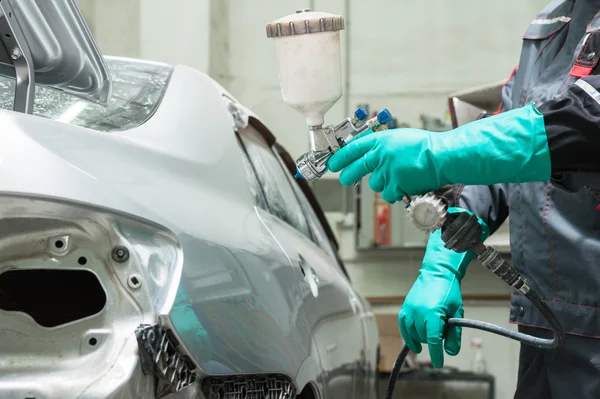 Pintar un coche —  Fotos de Stock