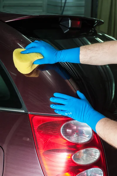 Washing car with sponge — Stock Photo, Image