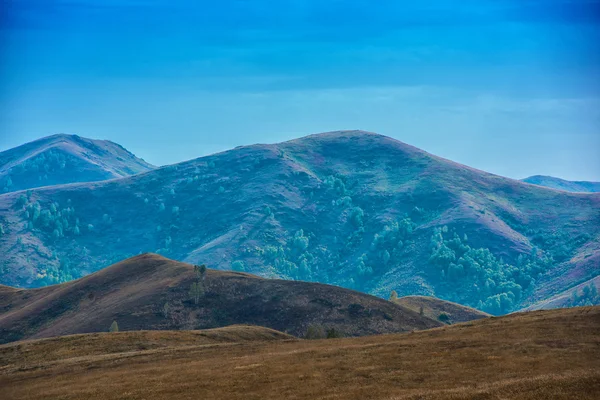 Montagne en jour d'automne — Photo