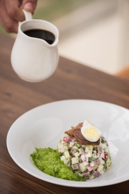 Geleneksel Rus Kvas çorba okroshka