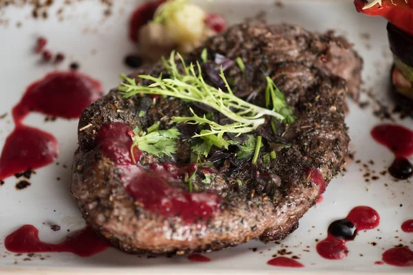 Grilovaný hovězí steak — Stock fotografie