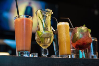 arka plan bar kokteyller