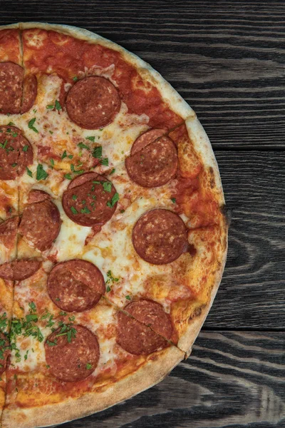 Pizza gustoasă cu pepperoni — Fotografie, imagine de stoc