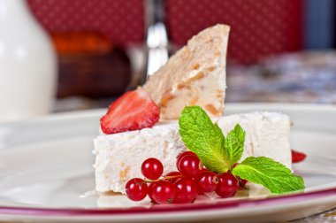 krem meyveleri tatlı