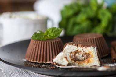 tatlı krema ve çikolata