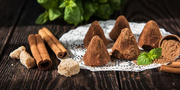 Pyramid shape chocolate candies — Stock Photo, Image