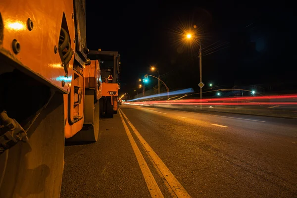 Repairing the road — Stockfoto