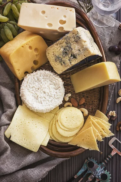 Różne rodzaje serów — Zdjęcie stockowe