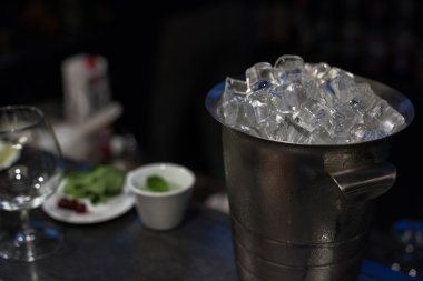 buz kovası