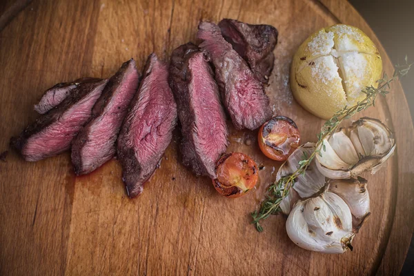 Carne de res a la parrilla — Foto de Stock