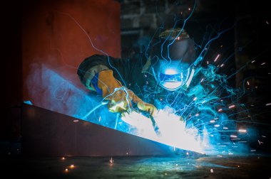 İşçi kaynak metali