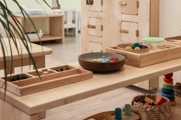 Montessori voor het leren van kinderen — Stockfoto