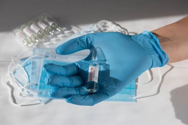 Нова вакцина проти ковад-19 з 90 відсотковою ефективністю — стокове фото