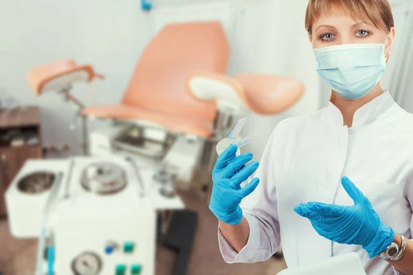 Female gynecologist in protective mask — Stock Photo, Image