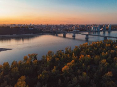 Barnaul şehrine hava görüntüsü.