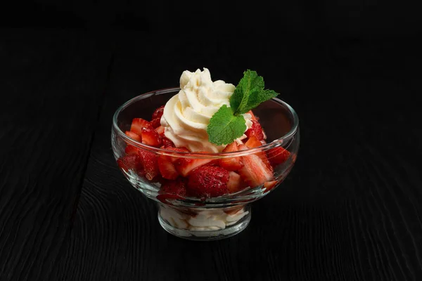 Fragola con crema — Foto Stock