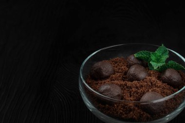 Çikolatalı tatlı, çikolatalı.