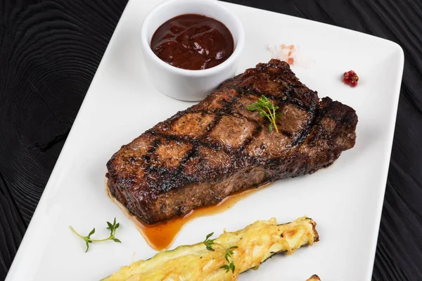 Filete angus negro a la parrilla Nueva York — Foto de Stock