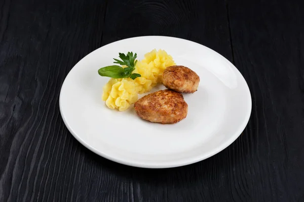 Chicken meat cutlet with mashed potatoes — Stock Photo, Image