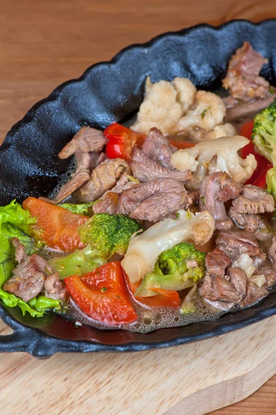 Meat with vegetables — Stock Photo, Image