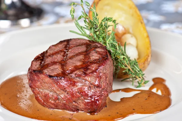 Bife de bovino — Fotografia de Stock