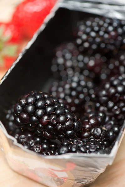 Fresh ripe blackberries — Stock Photo, Image
